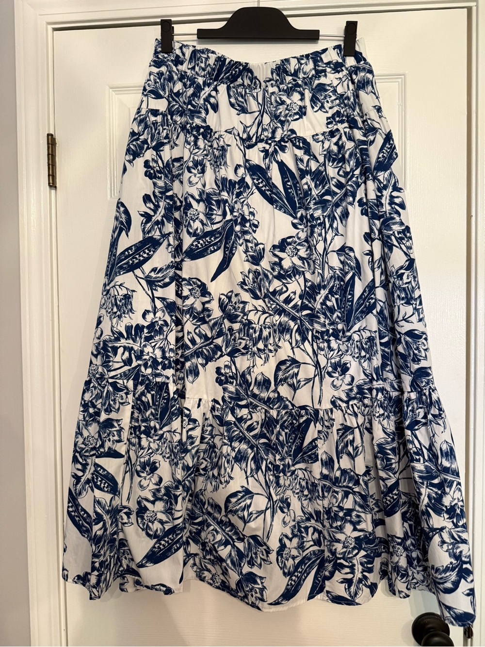 Abercrombie & Fitch White and Navy Floral A-Line Midi Skirt